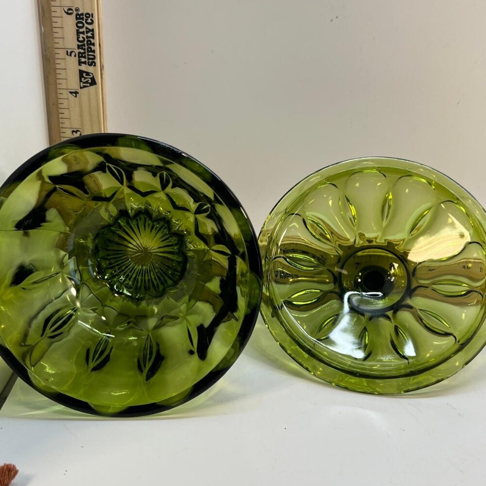 Vintage Green Glass Lidded Dish with Starburst Pattern Elegant Storage Bowl - Picture 2 of 4